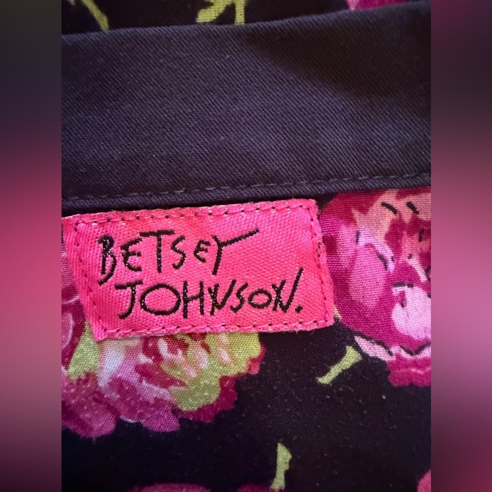 Betsey Johnson floral skull scrubs top sz XS medical pocket health - Picture 8 of 11